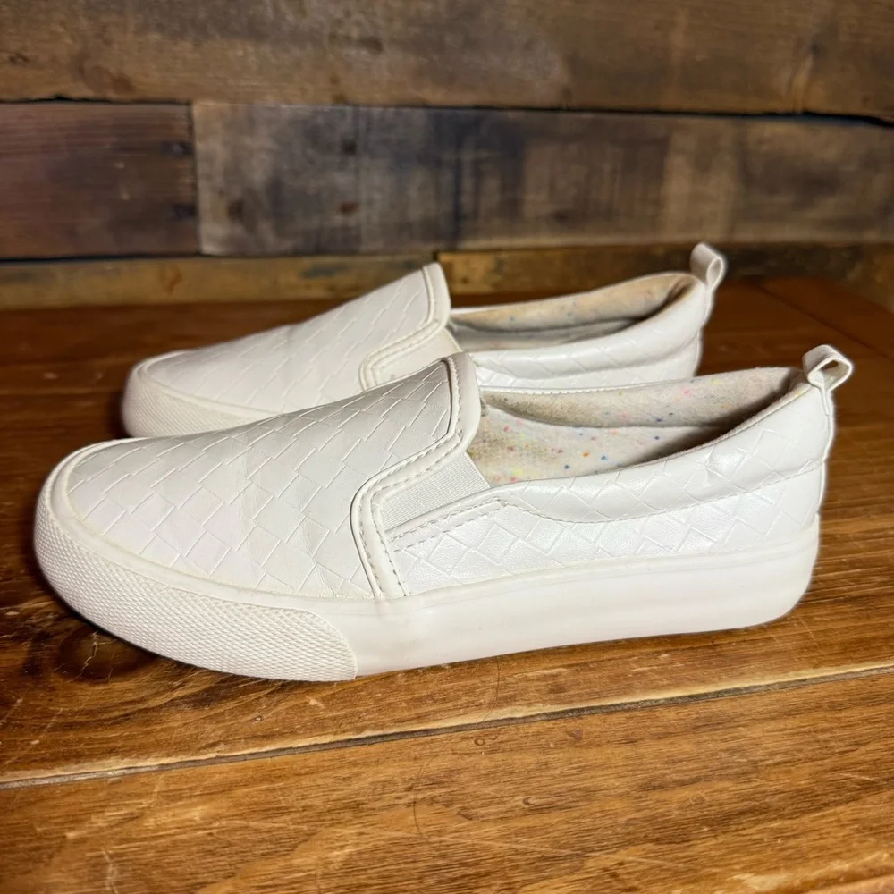 Cat &‎ Jack - Girls' Hailey Slip-On Sneakers, White, Size 2 Kids